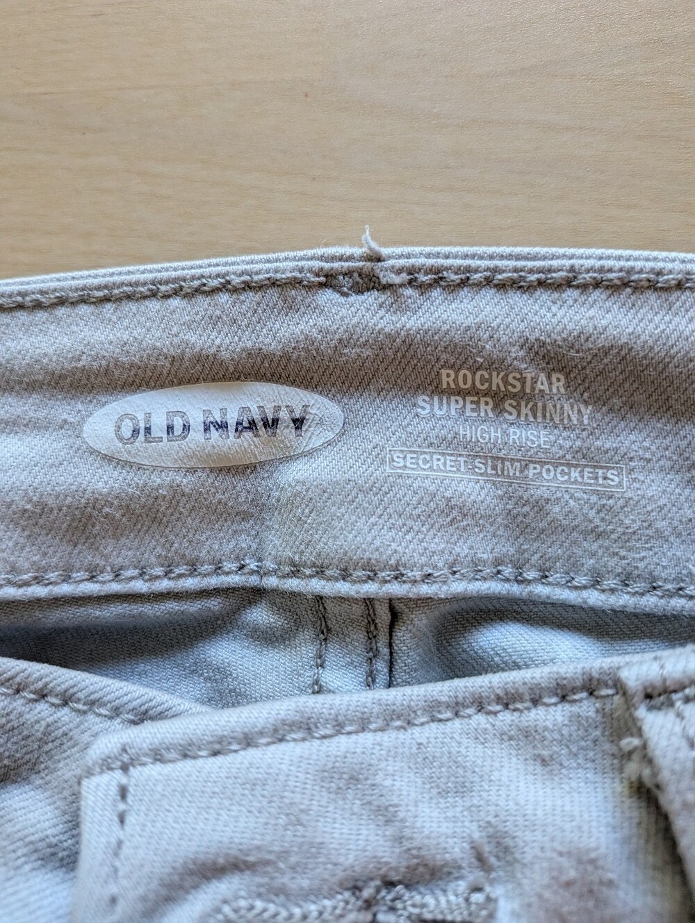 Old Navy Rockstar Super Skinny High Rise Secret Slim Pockets Size 6 - Picture 3 of 10